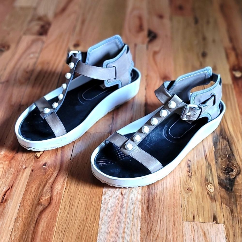 Balenciaga Studded Platform T Strap Sandals Size 40(9.5US)